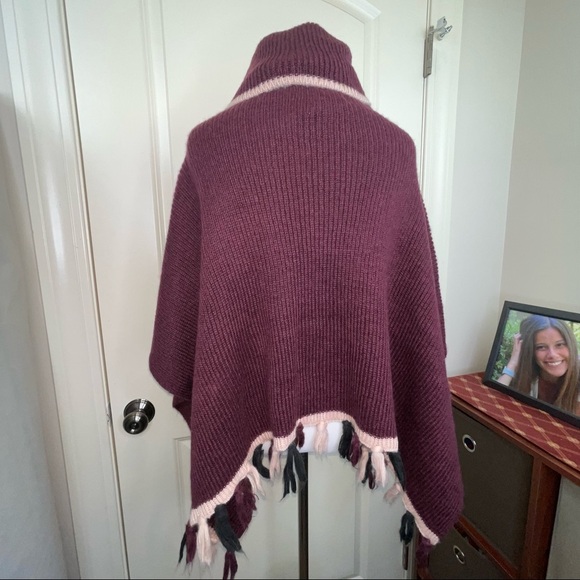 Libby Edelman Burgundy Tassel Sweater Poncho Wrap OS - Picture 7 of 15